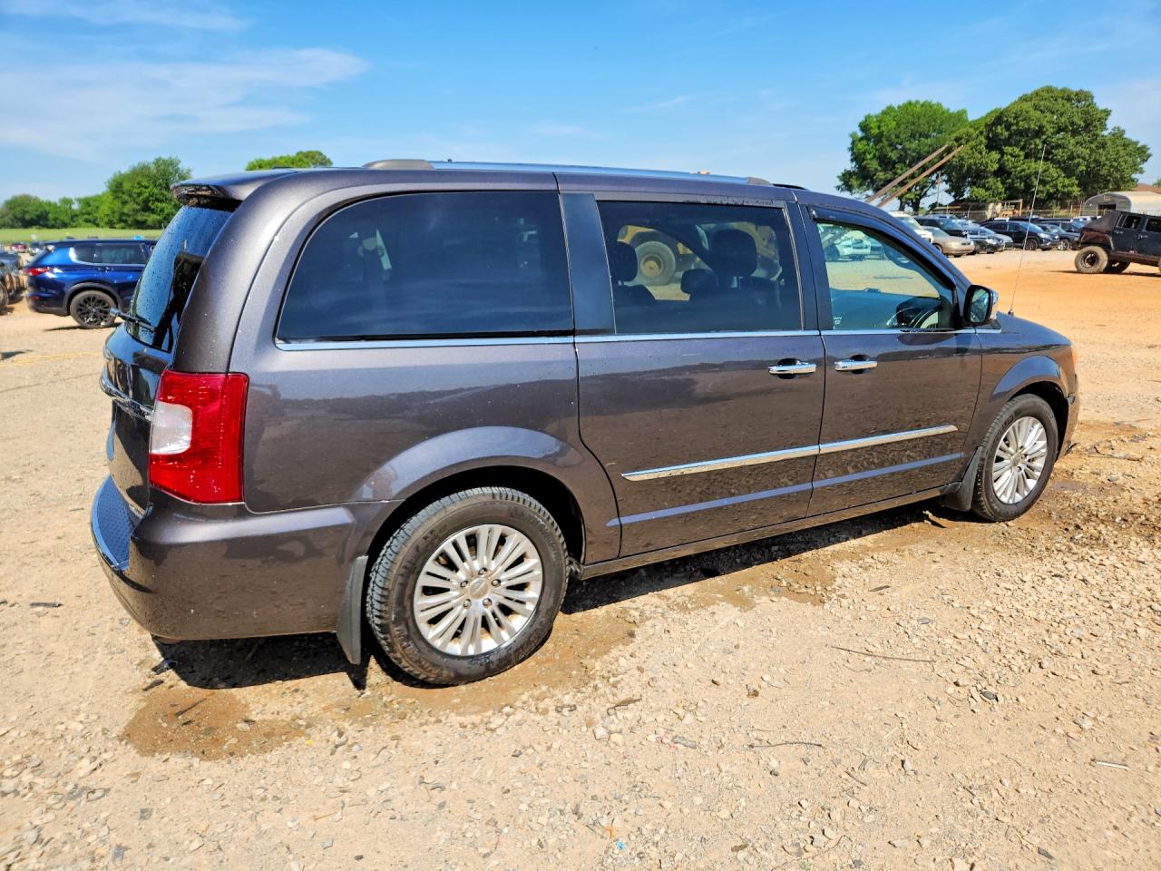 2015 Chrysler Minivan VIN 2C4RC1GG2FR506225 photo 3