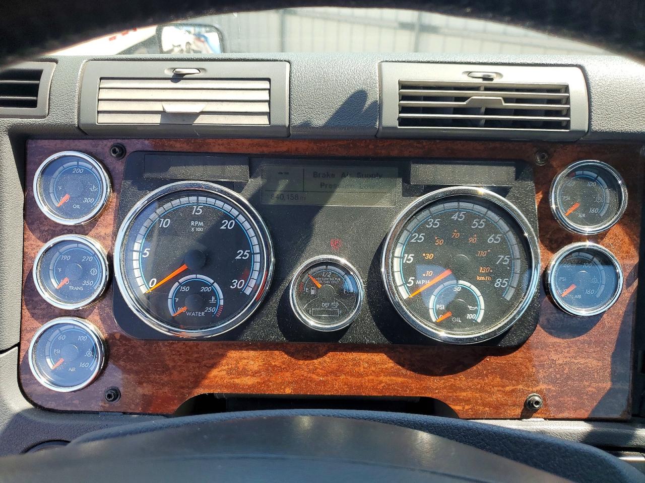 2017 FREIGHTLINER All other VIN 1FUJGEDR6HLHP3261 photo 8