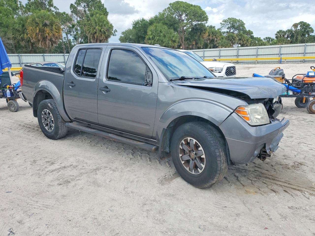 2018 Nissan Frontier VIN 1N6DD0ER7JN718000 photo 4