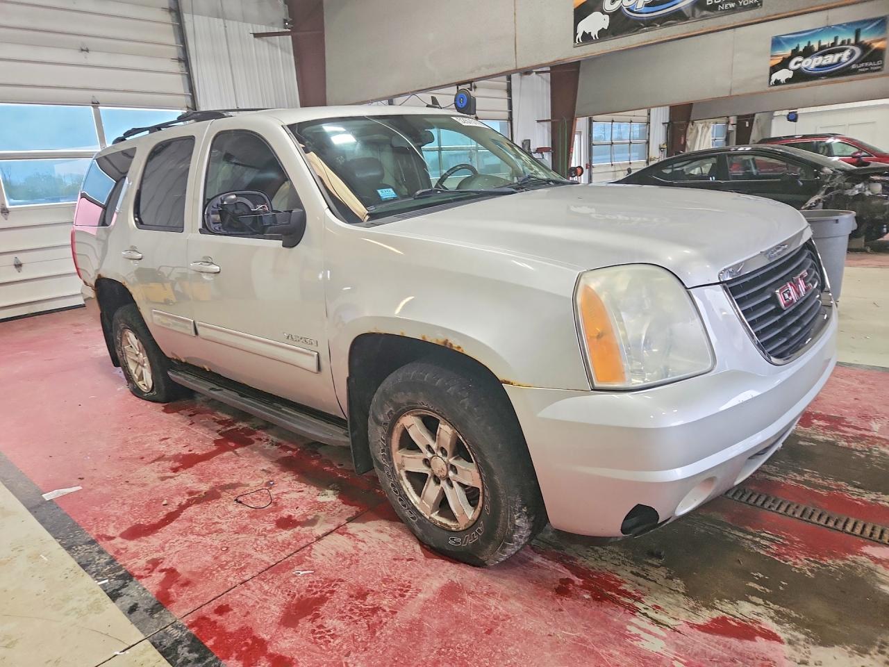 2010 GMC Yukon VIN 1GKUKCE07AR216824 photo 4