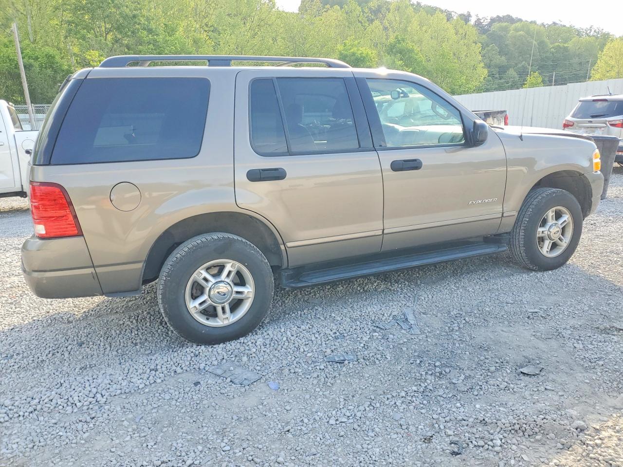 2004 Ford Explorer VIN 1FMZU73K24UB14285 photo 3