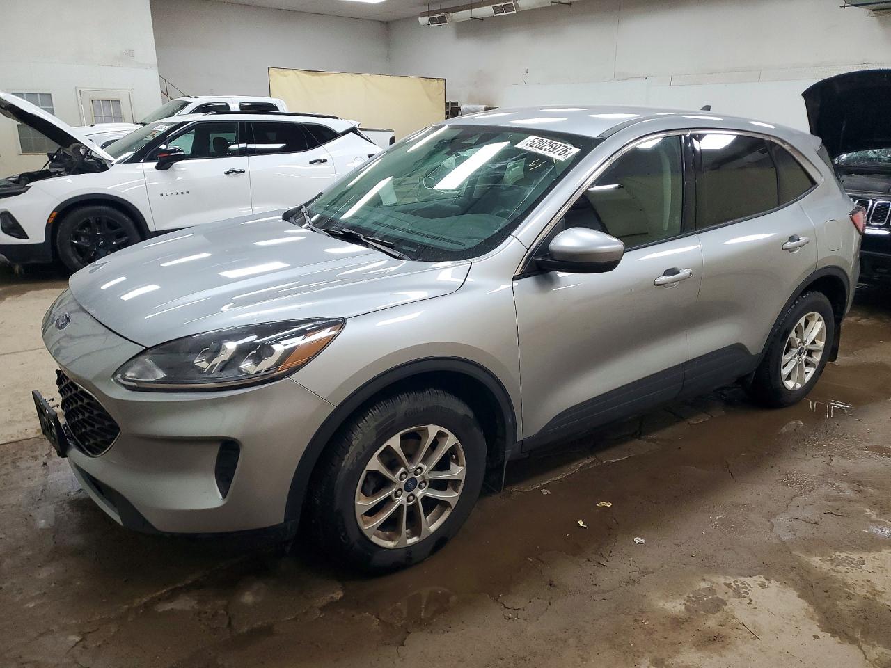2021 Ford Escape VIN 1FMCU9G69MUB34872 photo 1