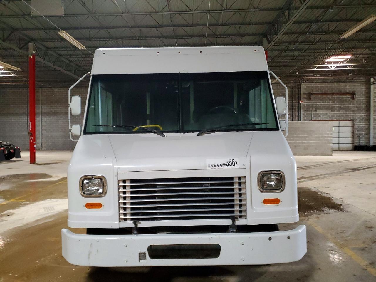 2018 FREIGHTLINER All other VIN 4UZAAPFD8JCJZ6690 photo 5