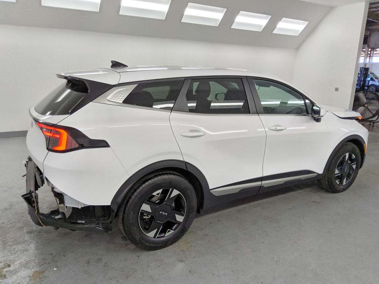 2026 Kia Sportage VIN 5XYK23DF3TG413225 photo 3
