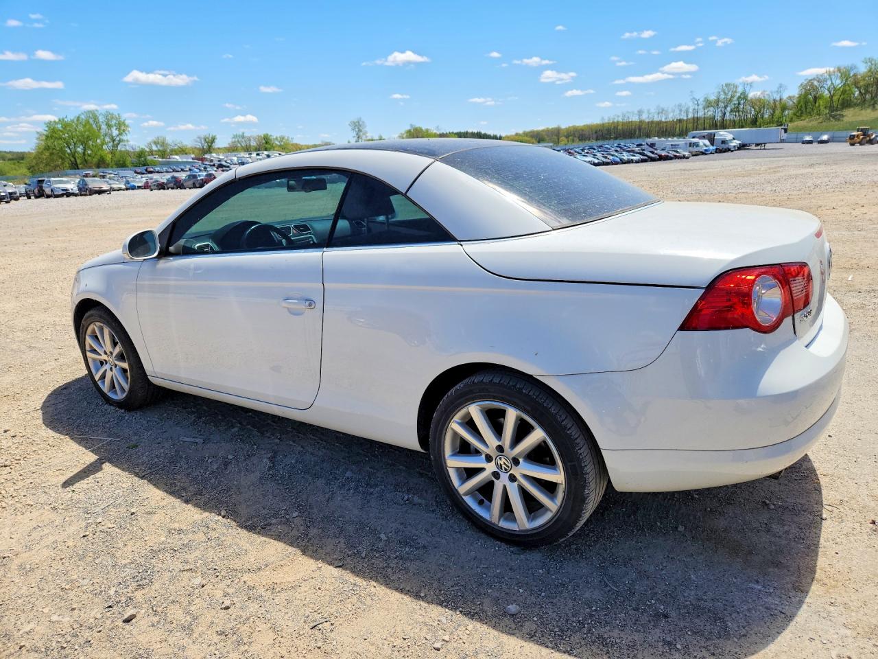 2007 Volkswagen Eos VIN WVWFA71F67V043144 photo 2