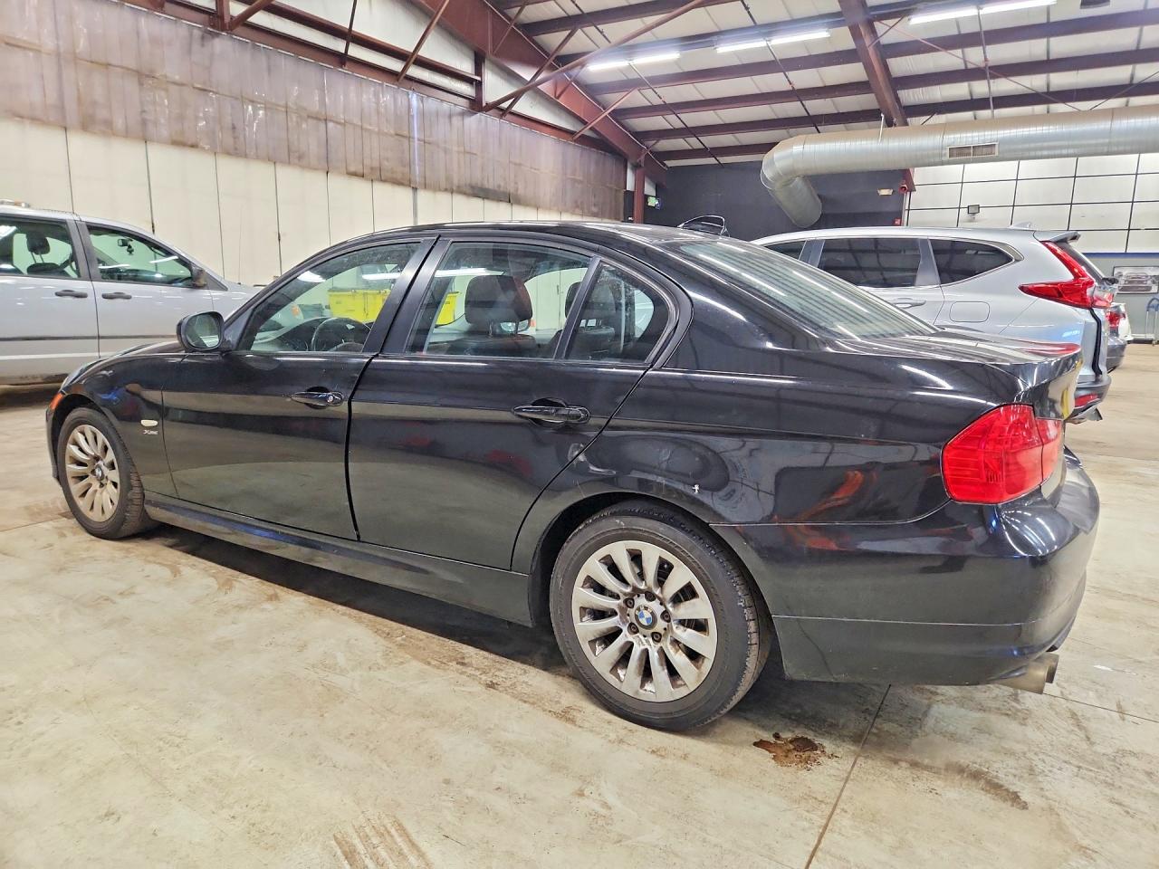 2009 BMW 3 series VIN WBAPK73589A452422 photo 2