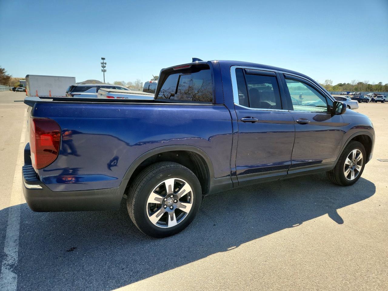 2019 Honda Ridgeline VIN 5FPYK3F57KB040122 photo 3