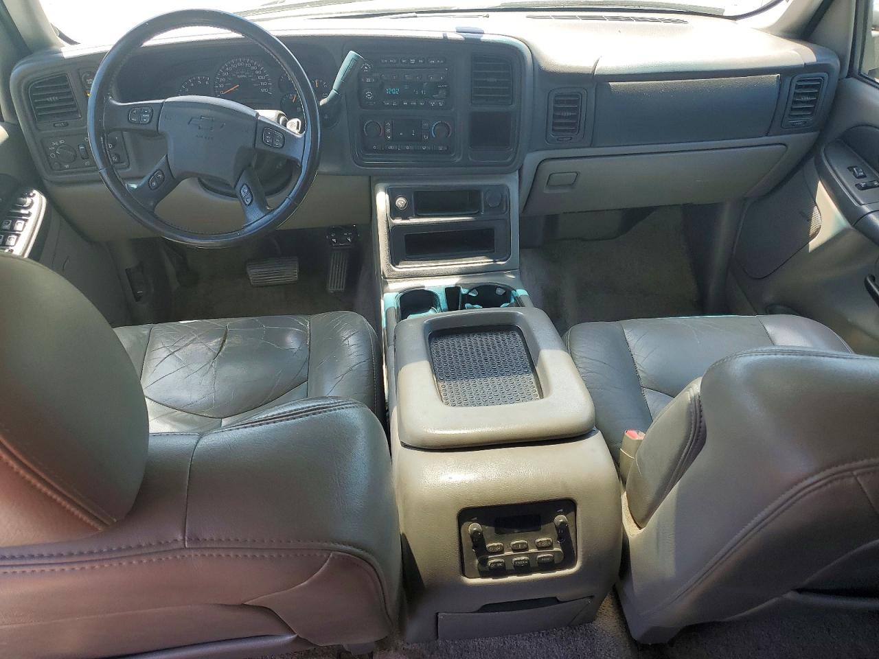 2003 Chevrolet Suburban VIN 3GNFK16Z23G219193 photo 8
