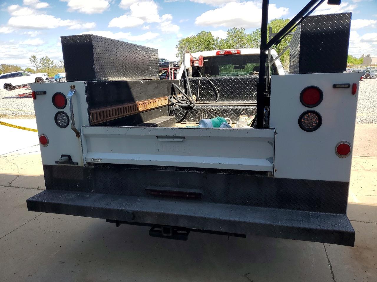 2015 GMC SIERRA VIN 1GD421C80FF648703 photo 6