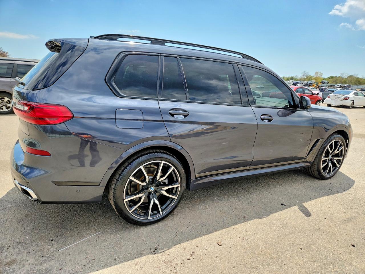 2019 BMW X7 VIN 5UXCX4C53KLS37248 photo 3