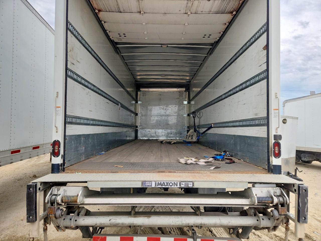 2019 FREIGHTLINER All other VIN 3ALACXFC2KDKG1954 photo 10