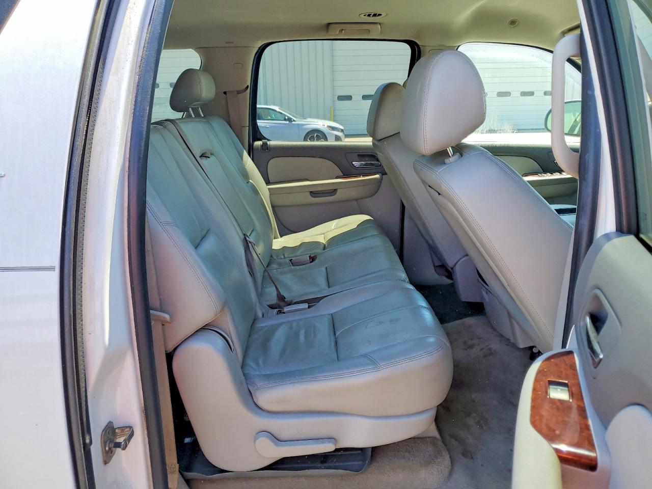 2009 CHEV Suburban VIN 1GNFK26329R216255 photo 11