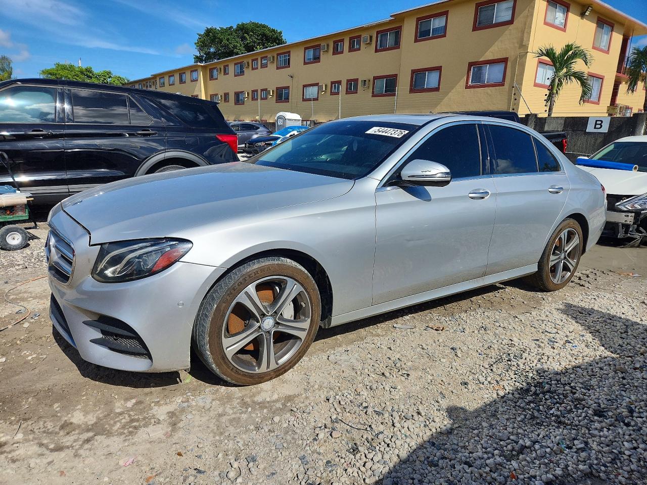 2017 Mercedes-Benz E-class VIN WDDZF4KB7HA158424 photo 1