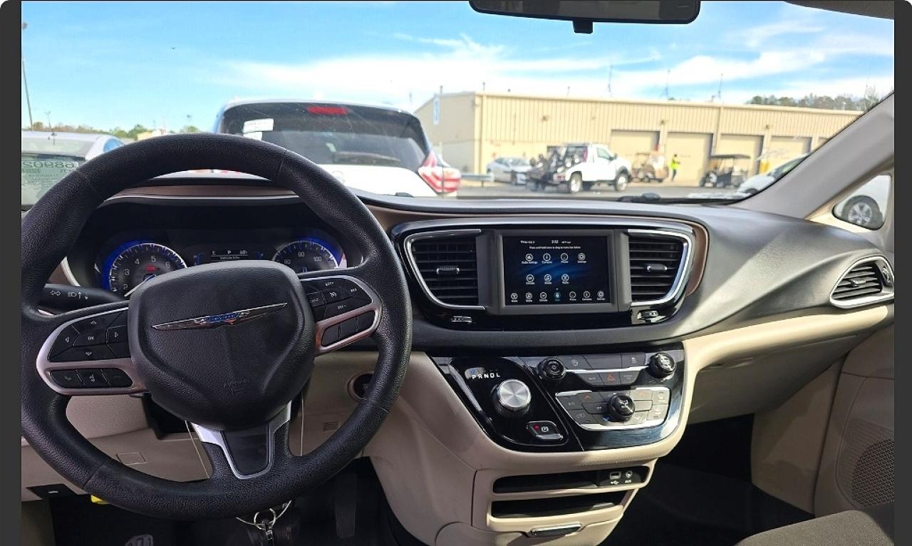 2020 Chrysler Minivan VIN 2C4RC1AG8LR244215 photo 9