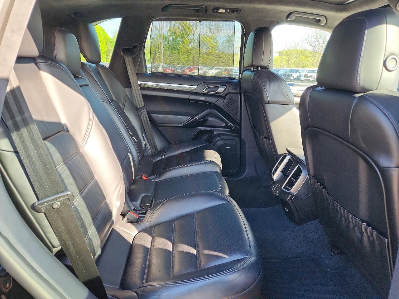 2017 PORSCHE Cayenne VIN WP1AC2A27HLA92823 photo 11