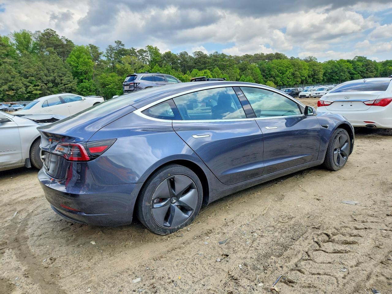 2018 Model 3 VIN 5YJ3E1EA3JF153710 photo 3