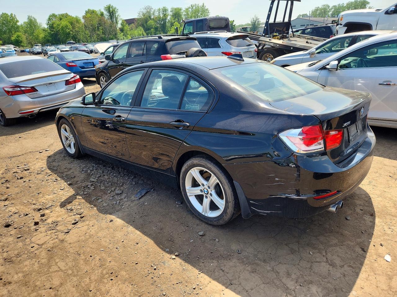 2015 BMW 3 series VIN WBA3B5C58FP654527 photo 2