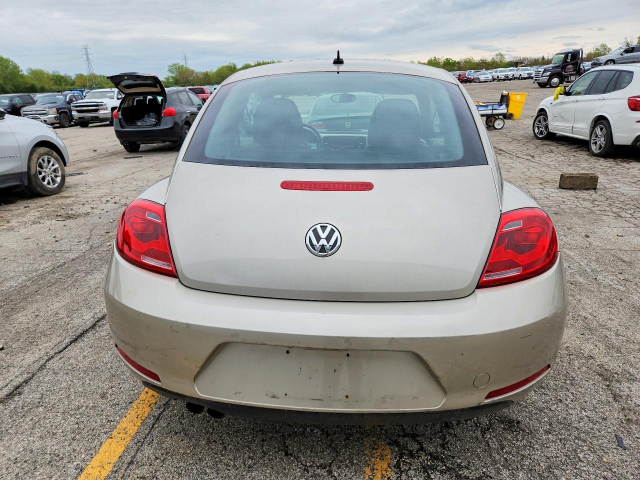 2012 Volkswagen Beetle VIN 3VWJP7ATXCM648770 photo 6