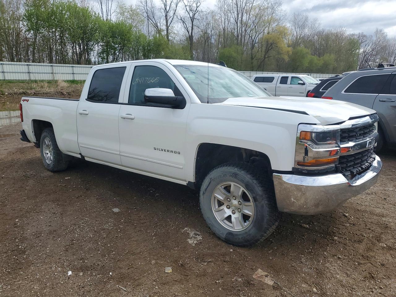 2018 Chevrolet All models VIN 1GCUKREC5JF248083 photo 4