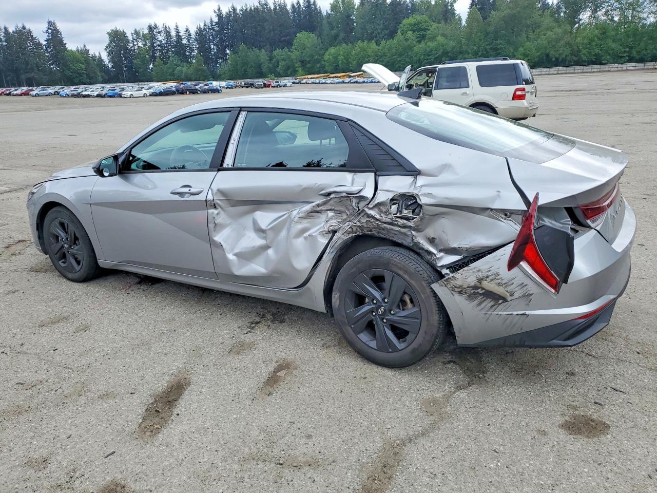 2021 Hyundai Elantra VIN 5NPLM4AG7MH009775 photo 2