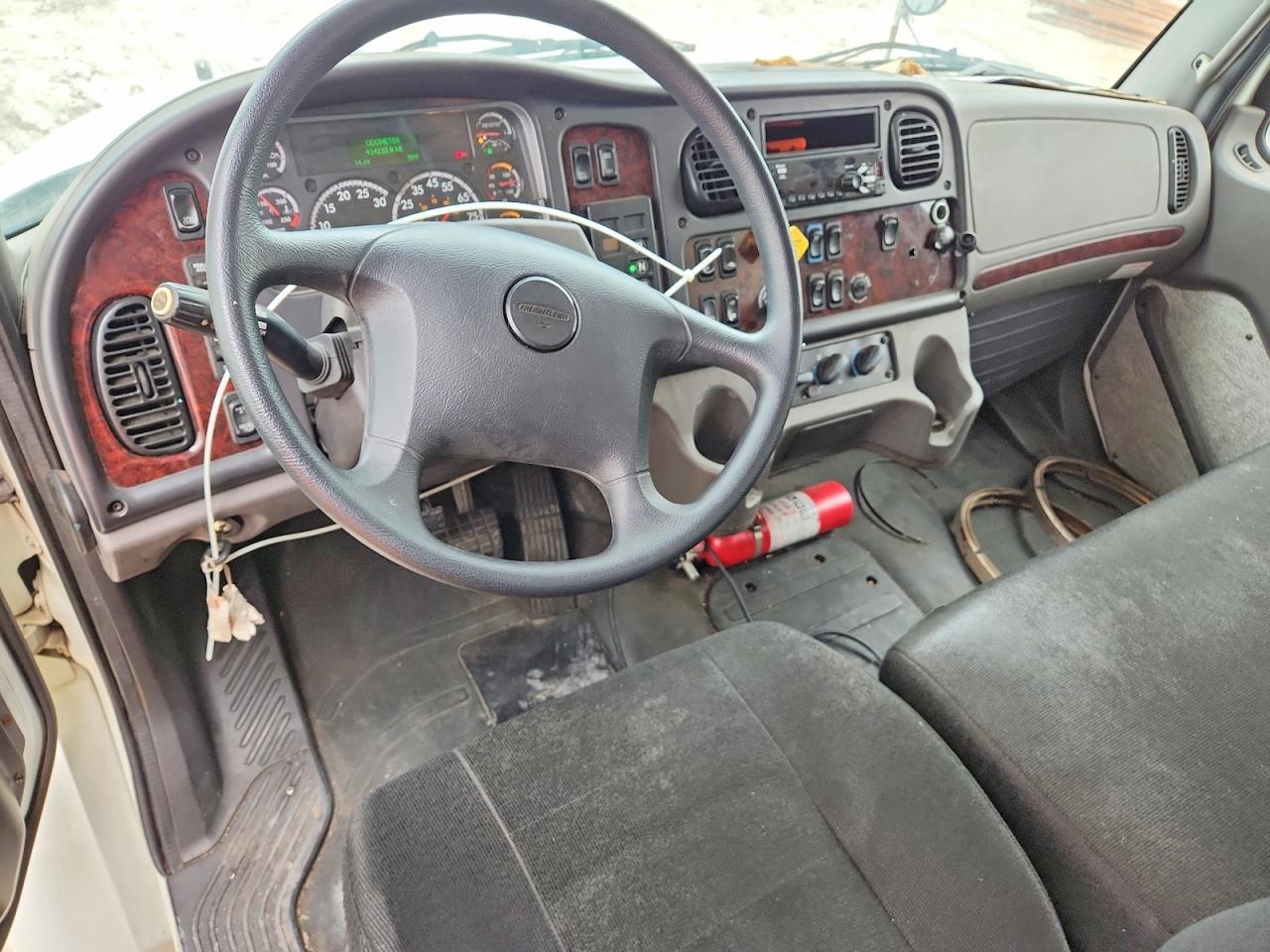 2019 FREIGHTLINER All other VIN 3ALACXFC2KDKG1954 photo 8