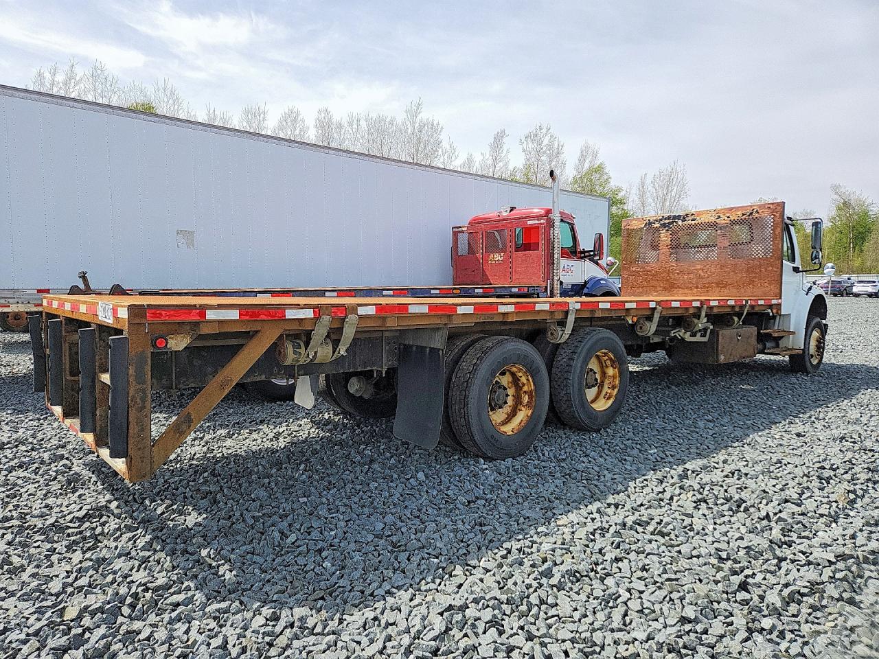 2018 FREIGHTLINER All other VIN 1FVHCYFEXJHJG7075 photo 3
