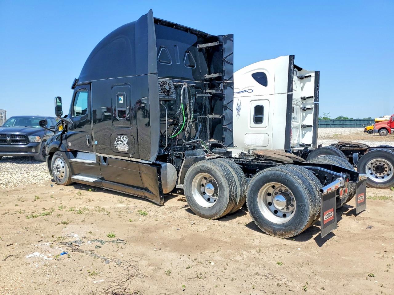 2020 FREIGHTLINER All other VIN 3AKJHHDR5LSLR8259 photo 3