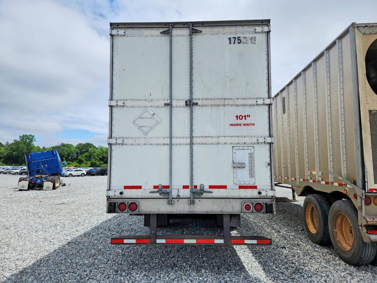 2024 UTILITY All models VIN 3UTVS2530R8081011 photo 5