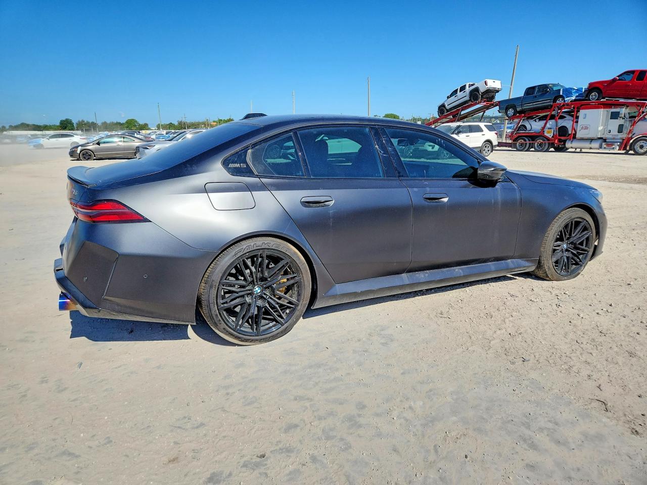 2025 BMW M5 VIN WBS83FK08SCU45123 photo 3