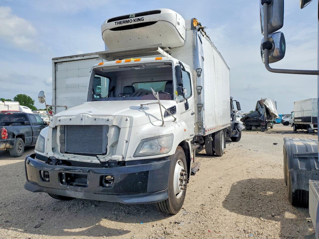 2023 HINO All other VIN 5PVNJ7AR4P5T50012 photo 2