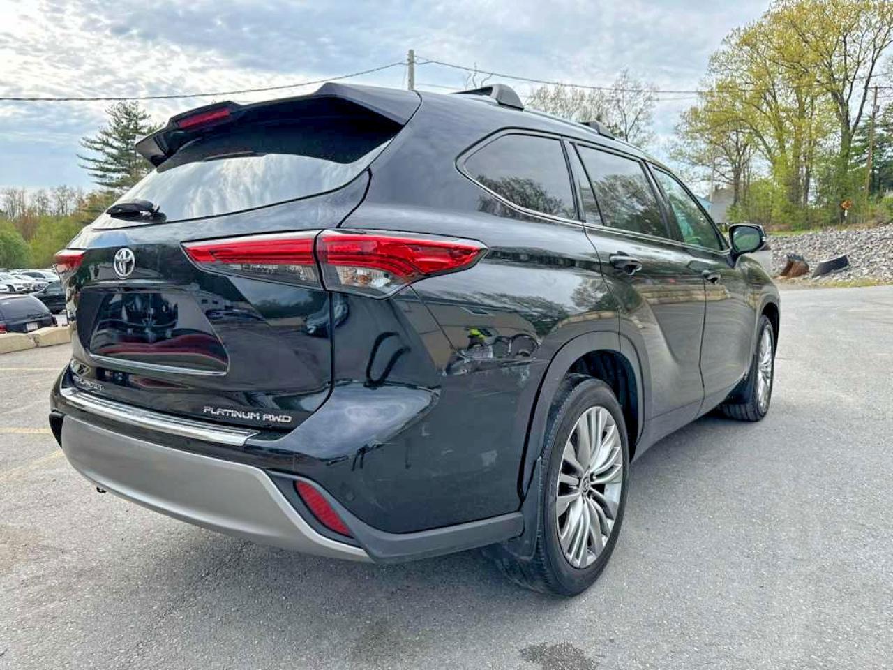 2023 Toyota Highlander VIN 5TDKDRBH8PS035011 photo 3