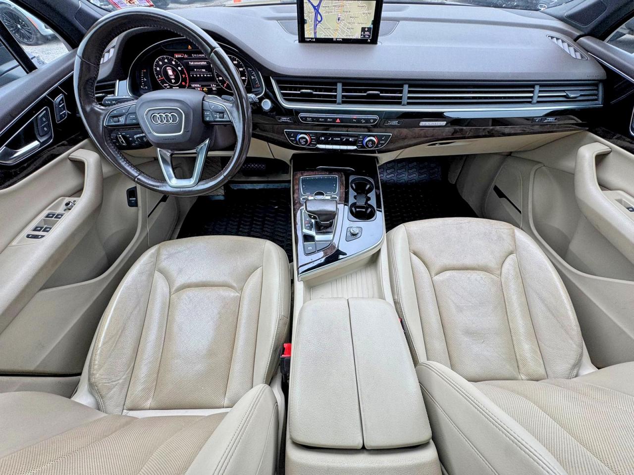2017 Audi Q7 VIN WA1LAAF7XHD031470 photo 9