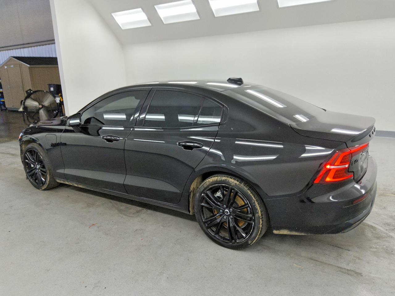 2025 Volvo S60 VIN 7JRH60FD5SG369184 photo 2
