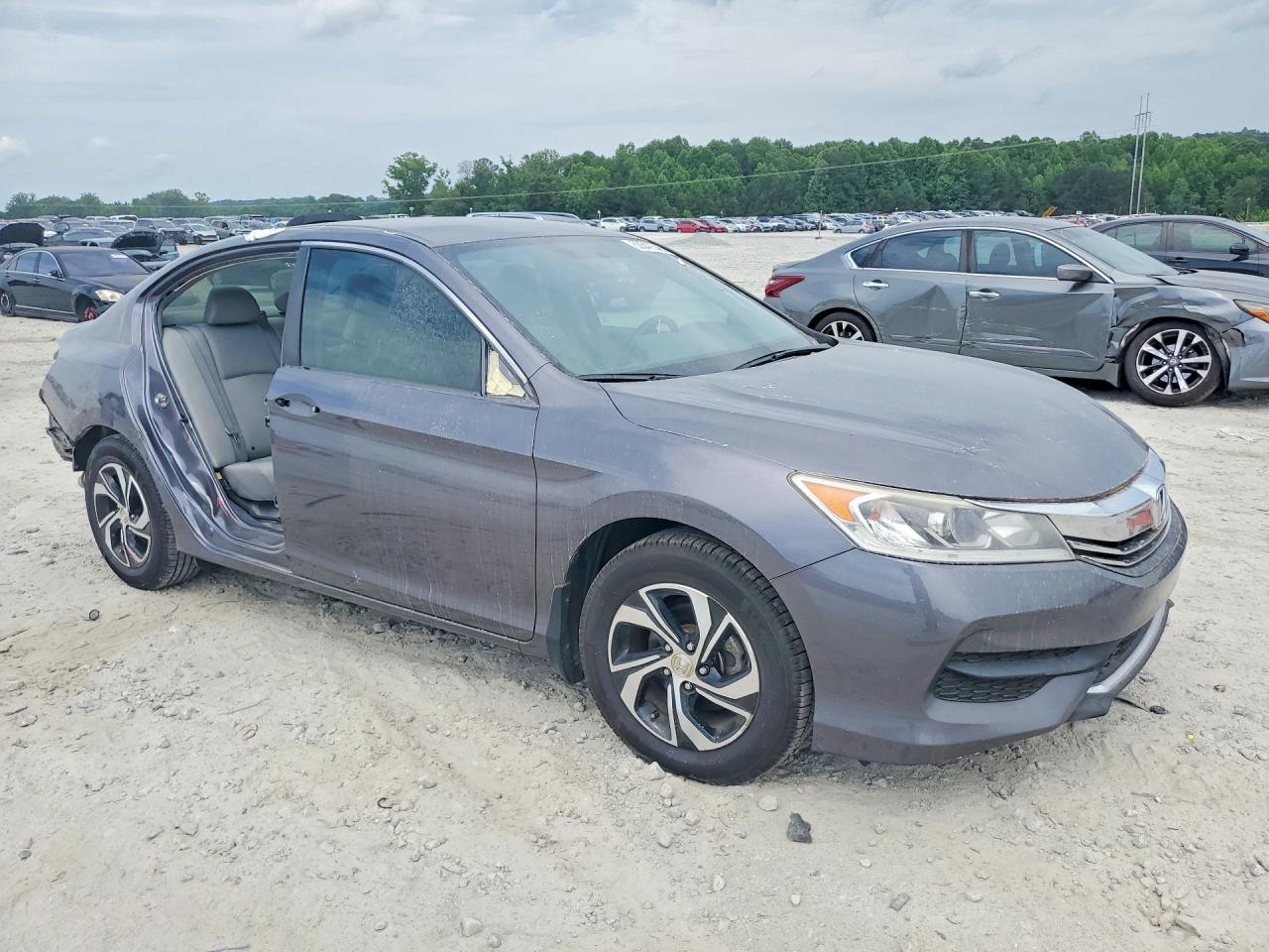 2016 Honda Accord VIN 1HGCR2F36GA144447 photo 4