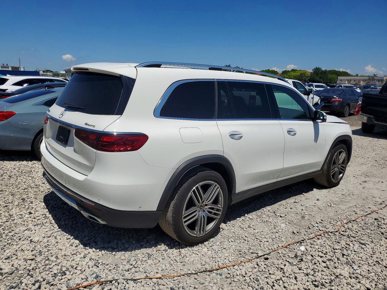 2025 Mercedes-Benz Gls-class VIN 4JGFF5KE7SB450178 photo 3