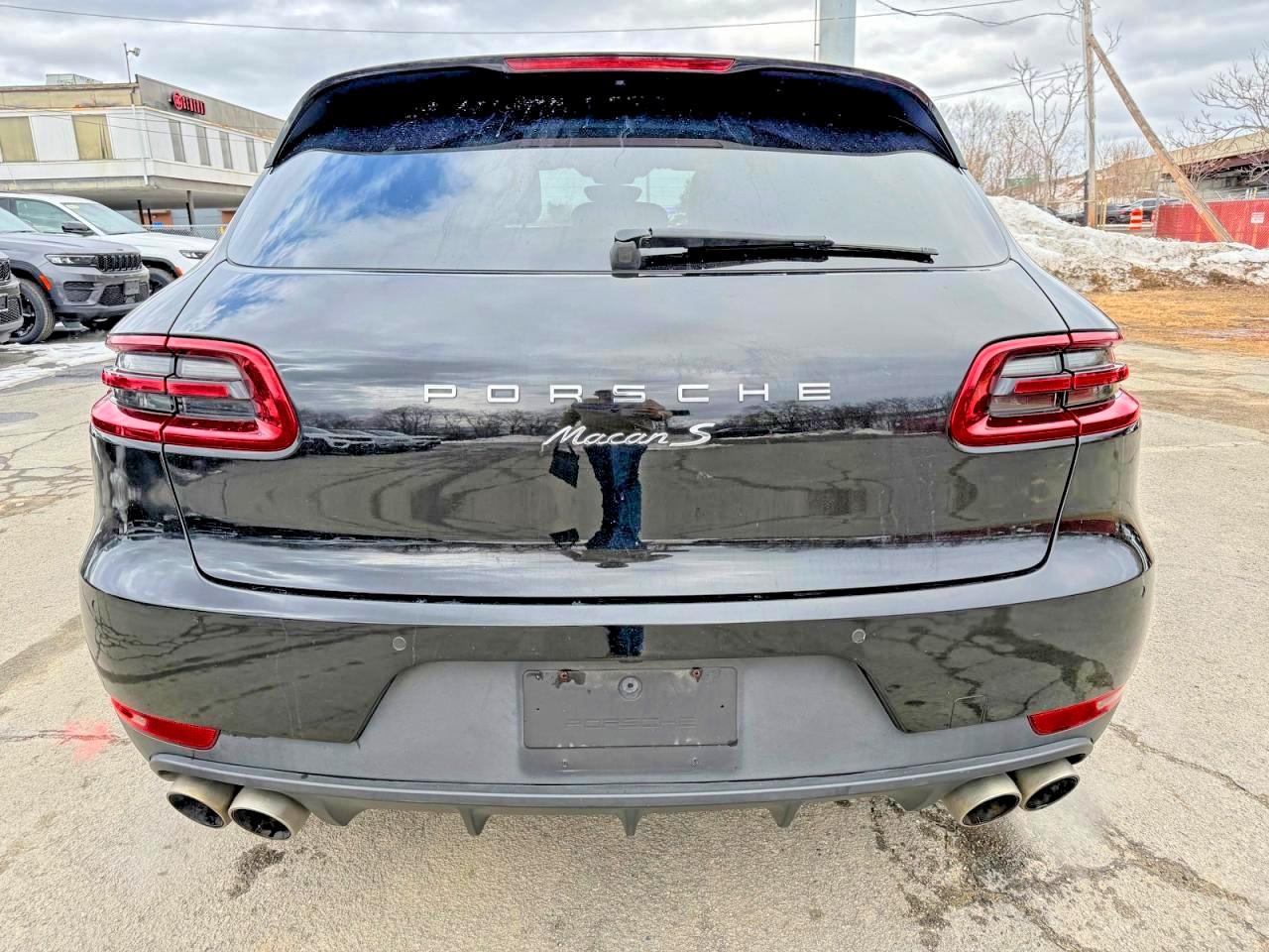 2017 Macan VIN WP1AB2A54HLB16167 photo 12
