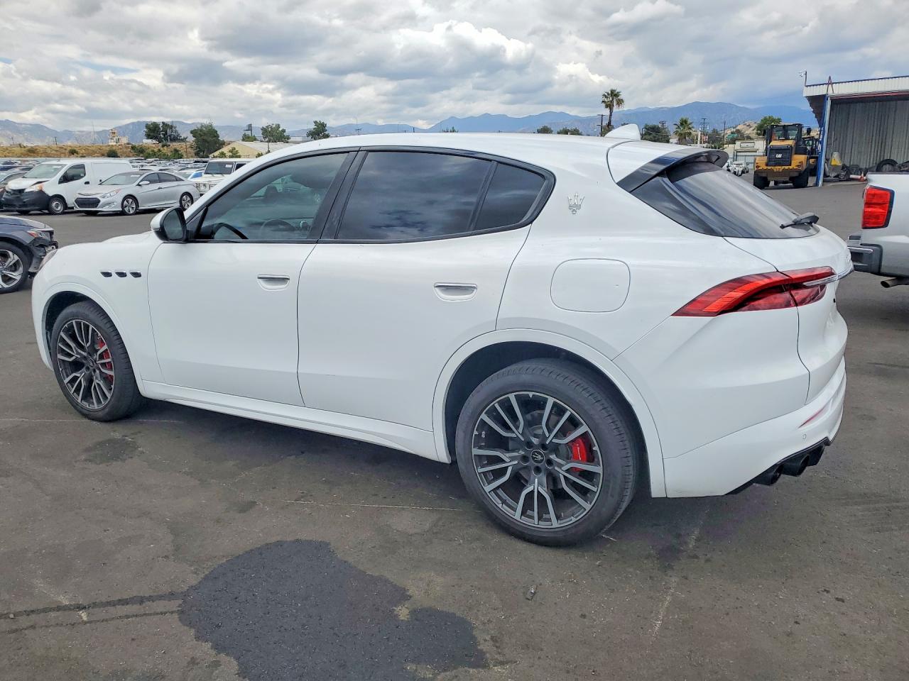 2023 Maserati All other VIN ZN682AVA7P7416390 photo 2