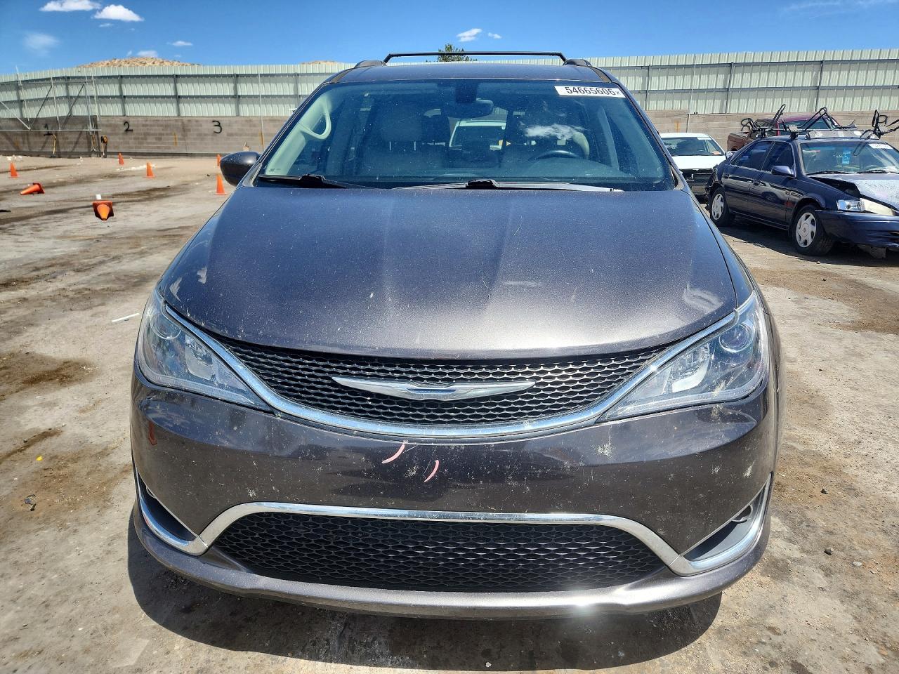 2017 Chrysler Pacifica VIN 2C4RC1BG4HR513090 photo 5