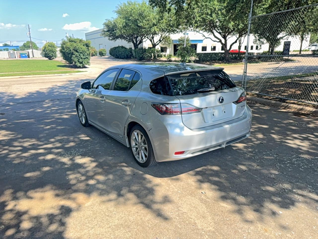 2011 Lexus Ct 200h pr VIN JTHKD5BH9B2028429 photo 3