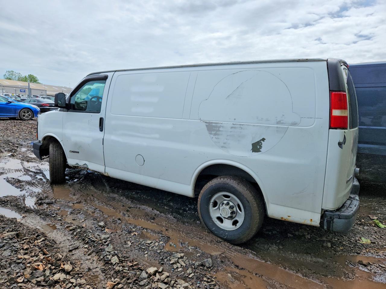 2005 CHEVROLET Express VIN 1GCGG25V951248730 photo 2