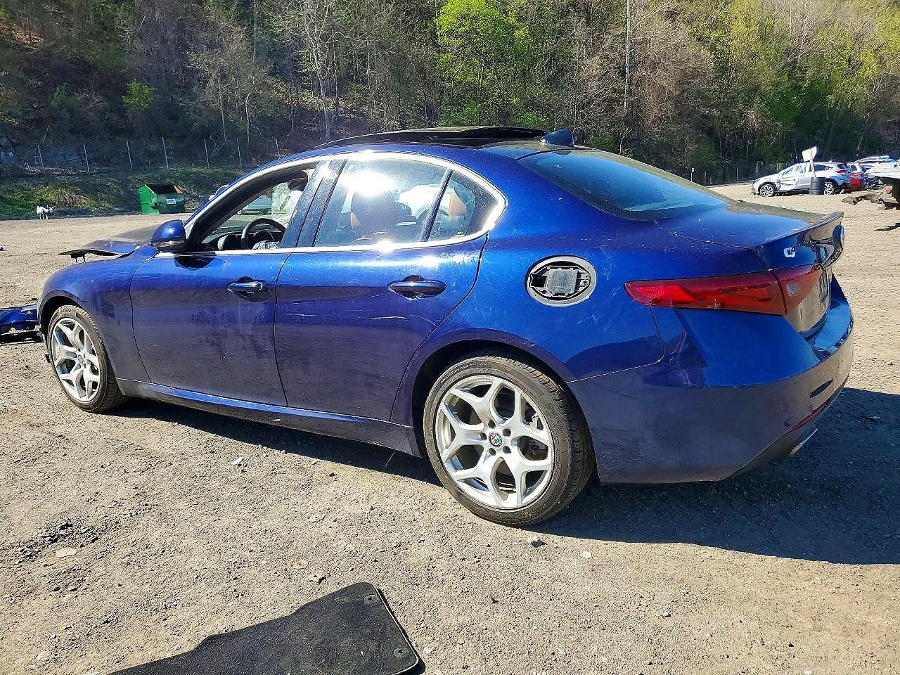 2019 Alfa Giulia VIN ZARFANBN0K7622062 photo 2
