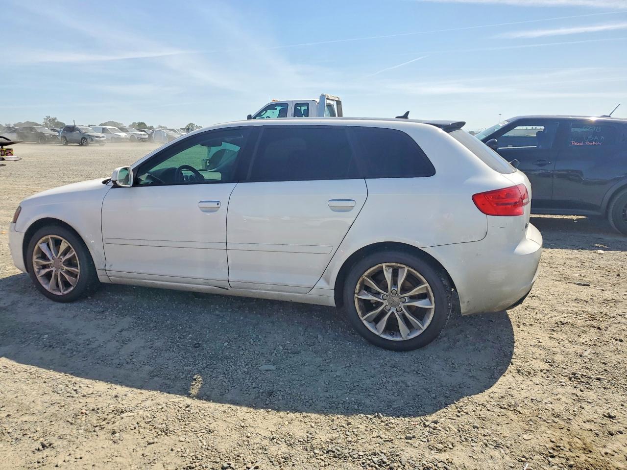 2012 Audi A3 VIN WAUBJAFM5CA096418 photo 2