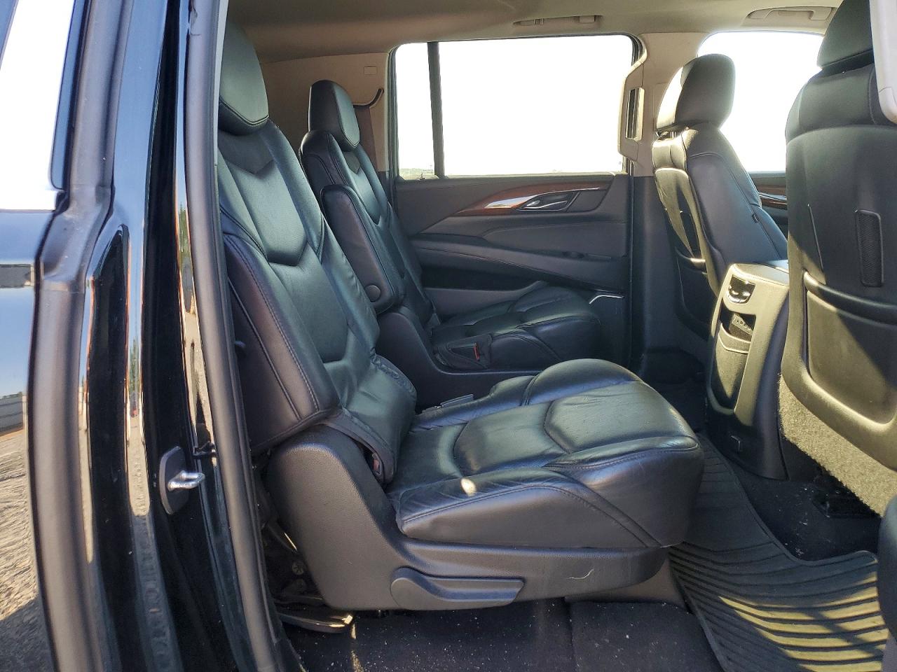 2019 Cadillac Escalade VIN 1GYS4JKJ4KR278921 photo 11