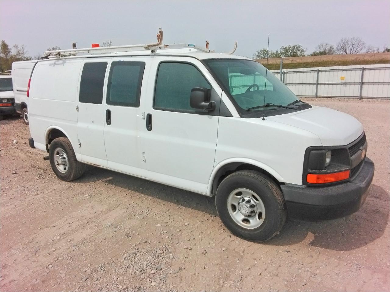 2014 CHEV Express VIN 1GCWGFCA6E1198887 photo 4