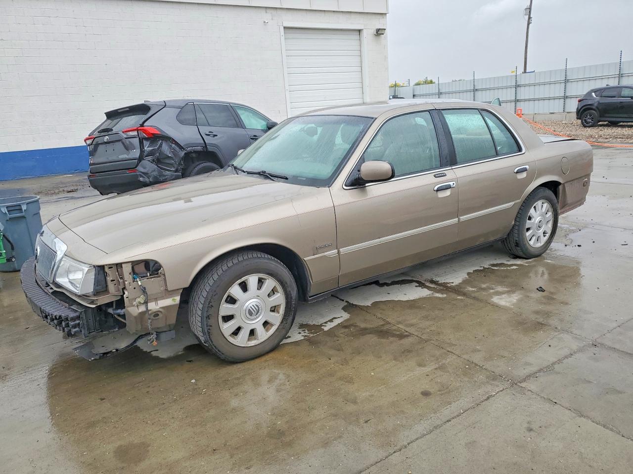 2003 Mercury Grmarquis VIN 2MEFM75WX3X644517 photo 1