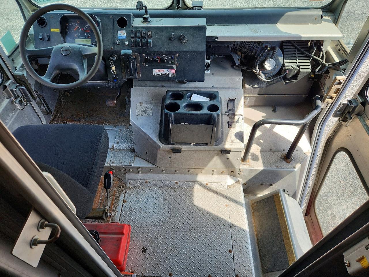 2021 FREIGHTLINER All other VIN 4UZAC2EA4MCML0820 photo 8
