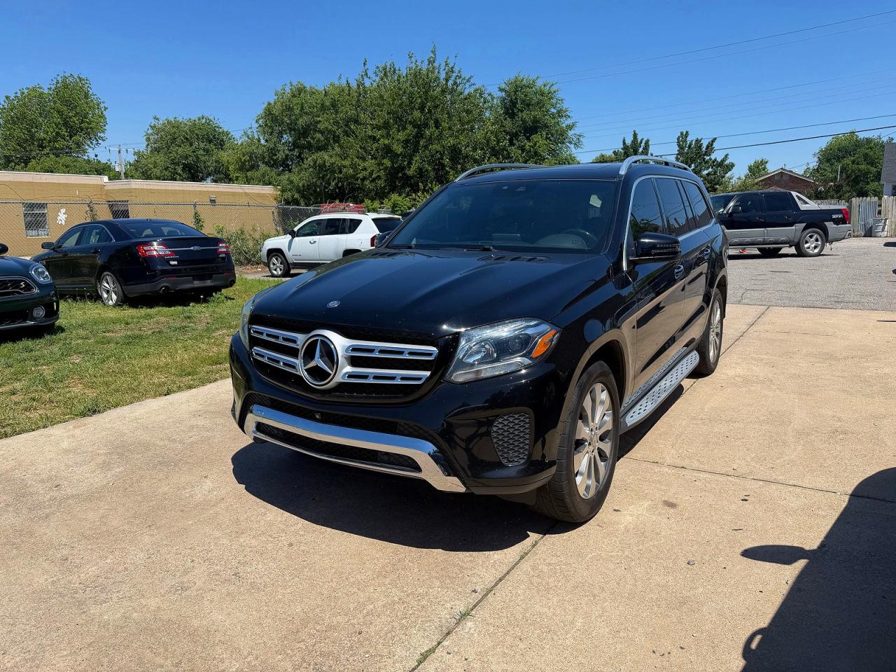 2017 Mercedes-Benz Gls-class VIN 4JGDF6EE9HA837080 photo 2