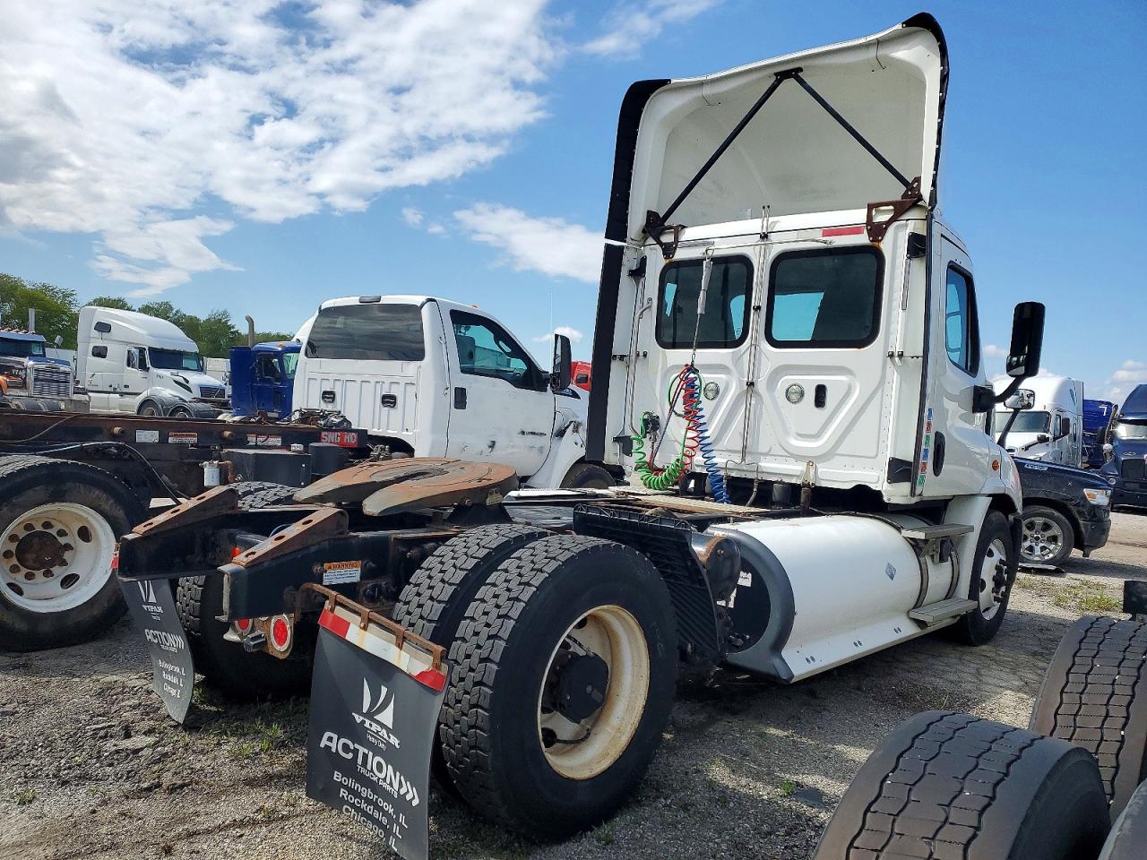 2018 FREIGHTLINER All other VIN 1FUBGAD96JLJV5406 photo 4