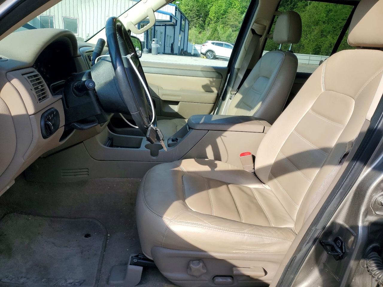 2004 Ford Explorer VIN 1FMZU73K24UB14285 photo 7