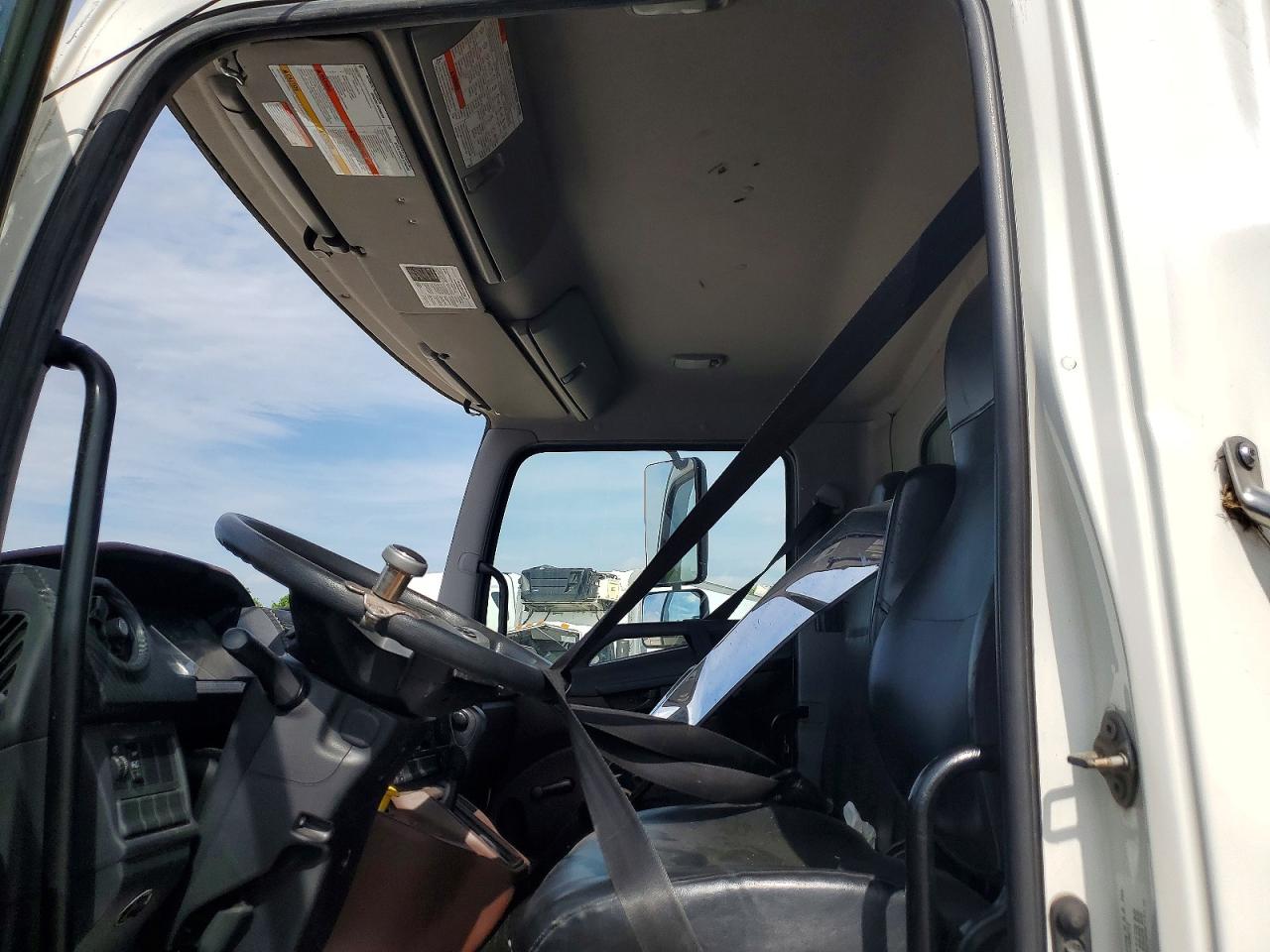 2023 HINO All other VIN 5PVNJ7AR4P5T50012 photo 5